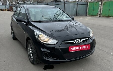 Hyundai Solaris II рестайлинг, 2012 год, 660 000 рублей, 2 фотография