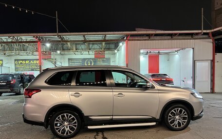 Mitsubishi Outlander III рестайлинг 3, 2015 год, 1 750 000 рублей, 2 фотография