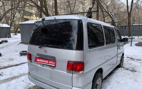 Toyota Regius, 2001 год, 760 000 рублей, 4 фотография