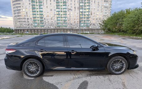 Toyota Camry, 2019 год, 3 650 000 рублей, 2 фотография