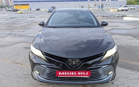 Toyota Camry, 2019 год, 3 650 000 рублей, 6 фотография
