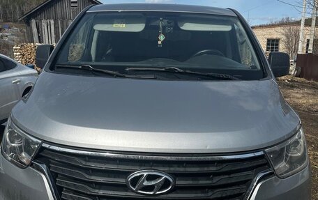 Hyundai H-1 II рестайлинг, 2019 год, 2 550 000 рублей, 2 фотография