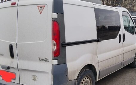 Renault Trafic, 2006 год, 1 300 000 рублей, 2 фотография