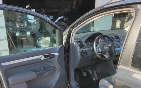 Volkswagen Touran III, 2012 год, 1 070 000 рублей, 4 фотография