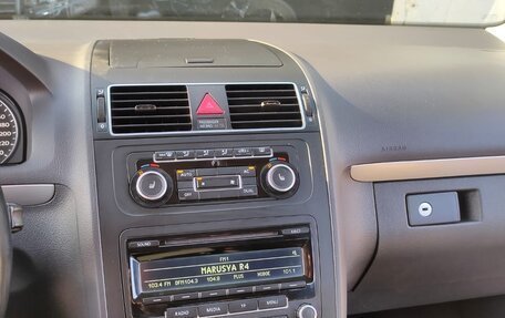 Volkswagen Touran III, 2012 год, 1 070 000 рублей, 3 фотография