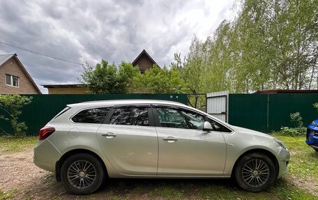 Opel Astra J, 2013 год, 900 000 рублей, 3 фотография