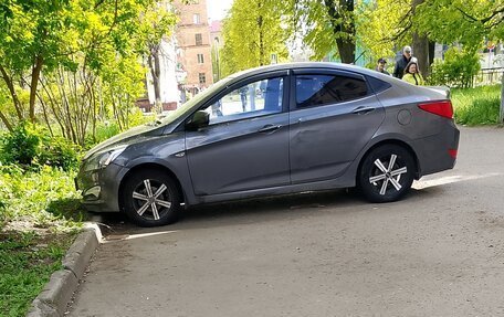 Hyundai Solaris II рестайлинг, 2014 год, 820 000 рублей, 2 фотография