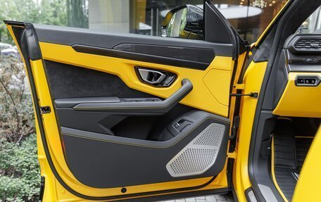 Lamborghini Urus I, 2024 год, 37 000 000 рублей, 11 фотография