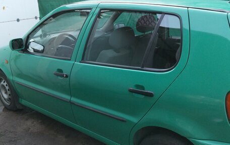 Volkswagen Polo III рестайлинг, 1998 год, 275 555 рублей, 3 фотография