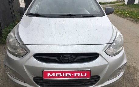 Hyundai Solaris II рестайлинг, 2011 год, 500 000 рублей, 1 фотография