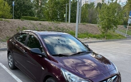 Hyundai Solaris II рестайлинг, 2012 год, 970 000 рублей, 2 фотография