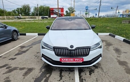Skoda Superb III рестайлинг, 2021 год, 3 999 999 рублей, 2 фотография