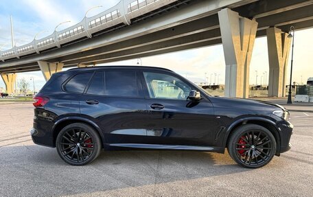 BMW X5, 2021 год, 10 590 000 рублей, 2 фотография