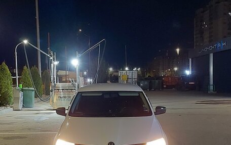 Skoda Rapid I, 2015 год, 700 000 рублей, 2 фотография