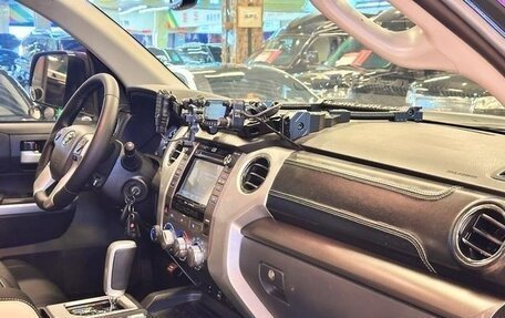Toyota Tundra II, 2017 год, 5 420 000 рублей, 2 фотография