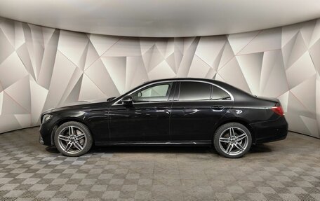 Mercedes-Benz E-Класс, 2019 год, 3 550 000 рублей, 4 фотография
