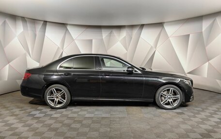 Mercedes-Benz E-Класс, 2019 год, 3 550 000 рублей, 5 фотография