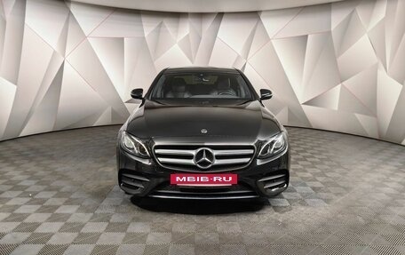 Mercedes-Benz E-Класс, 2019 год, 3 550 000 рублей, 6 фотография