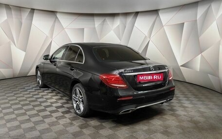 Mercedes-Benz E-Класс, 2019 год, 3 550 000 рублей, 3 фотография