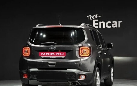 Jeep Renegade I рестайлинг, 2021 год, 1 553 000 рублей, 2 фотография