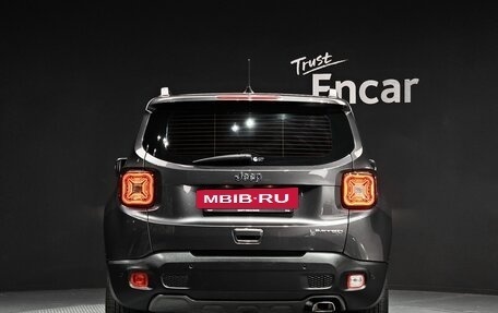 Jeep Renegade I рестайлинг, 2021 год, 1 553 000 рублей, 4 фотография