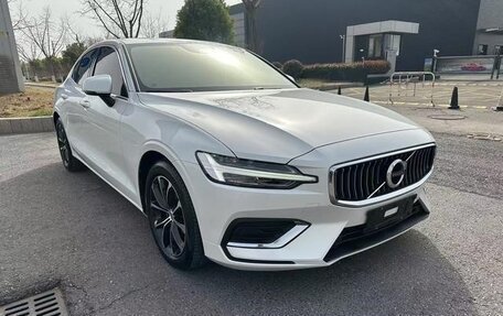 Volvo S60 III, 2022 год, 2 720 100 рублей, 2 фотография