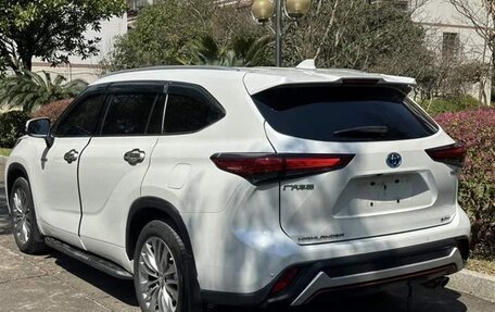 Toyota Highlander, 2022 год, 3 920 000 рублей, 3 фотография