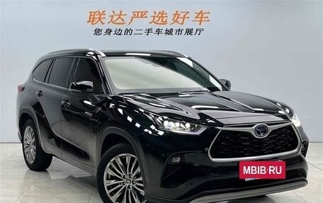 Toyota Highlander, 2022 год, 3 955 000 рублей, 3 фотография