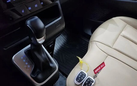 Hyundai Staria, 2021 год, 3 920 000 рублей, 4 фотография