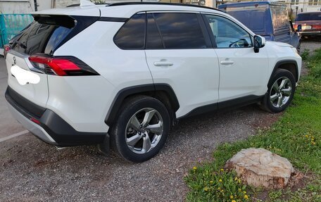 Toyota RAV4, 2020 год, 3 200 000 рублей, 3 фотография