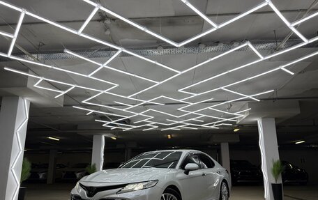 Toyota Camry, 2019 год, 2 900 000 рублей, 3 фотография