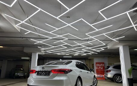 Toyota Camry, 2019 год, 2 900 000 рублей, 4 фотография