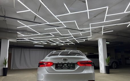 Toyota Camry, 2019 год, 2 900 000 рублей, 9 фотография