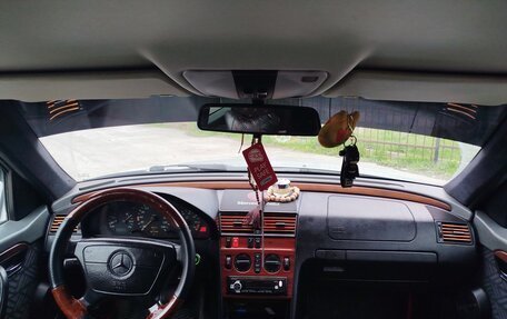 Mercedes-Benz C-Класс, 1994 год, 315 000 рублей, 6 фотография