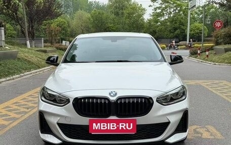 BMW 1 серия, 2022 год, 1 760 000 рублей, 2 фотография
