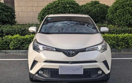 Toyota C-HR I рестайлинг, 2021 год, 1 735 441 рублей, 2 фотография