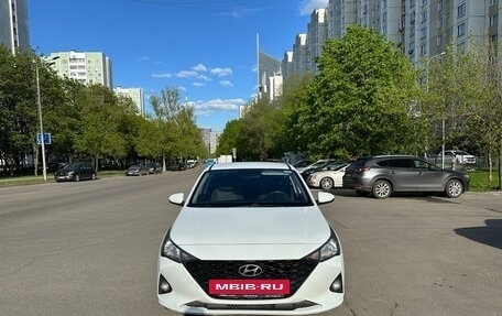 Hyundai Solaris II рестайлинг, 2020 год, 900 000 рублей, 2 фотография