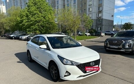 Hyundai Solaris II рестайлинг, 2020 год, 900 000 рублей, 3 фотография