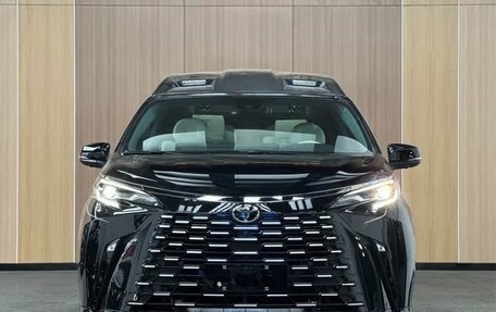 Toyota Sienna, 2024 год, 7 760 000 рублей, 2 фотография