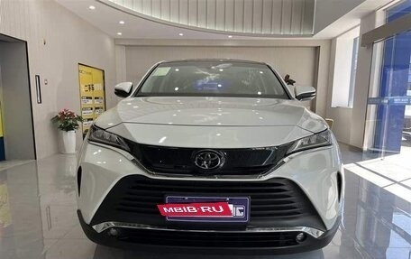 Toyota Harrier, 2025 год, 3 320 000 рублей, 2 фотография