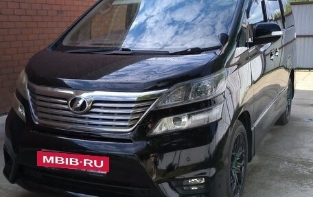 Toyota Vellfire I, 2011 год, 2 380 000 рублей, 2 фотография