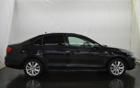 Volkswagen Jetta VI, 2013 год, 900 000 рублей, 4 фотография