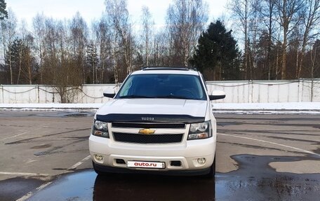 Chevrolet Tahoe III, 2013 год, 2 750 000 рублей, 2 фотография
