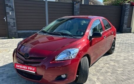 Toyota Yaris III рестайлинг, 2006 год, 675 000 рублей, 2 фотография