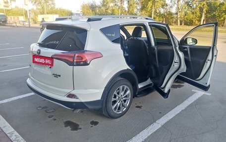 Toyota RAV4, 2016 год, 2 799 348 рублей, 7 фотография