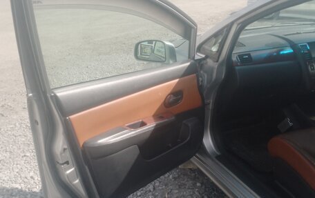 Nissan Tiida, 2005 год, 575 000 рублей, 4 фотография