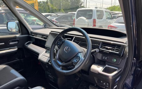Honda Stepwgn IV, 2020 год, 1 780 000 рублей, 4 фотография