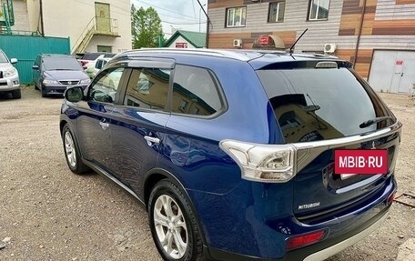 Mitsubishi Outlander III рестайлинг 3, 2014 год, 1 649 000 рублей, 4 фотография