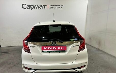 Honda Fit III, 2018 год, 1 350 000 рублей, 6 фотография