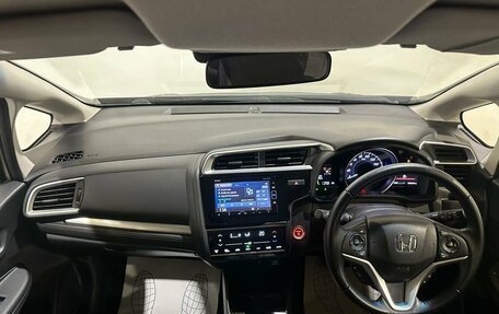 Honda Fit III, 2018 год, 1 350 000 рублей, 10 фотография